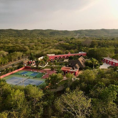 Hacienda Maria Elena Yucatan Hotel ตีคัล ภายนอก รูปภาพ